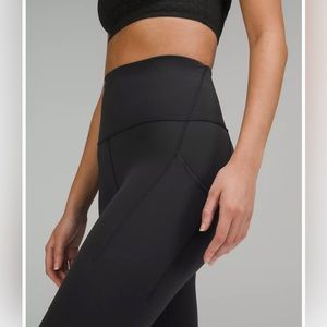 Lululemon Wunder Train High-Rise Tight with Pockets. Size 6